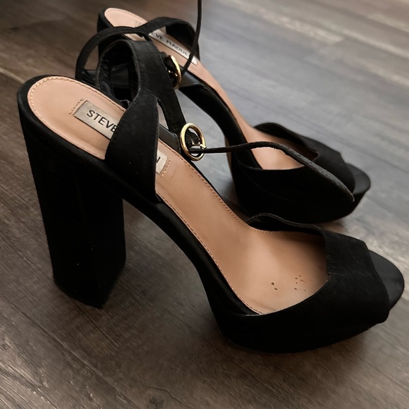 Black Steve Madden heels - Picture 3 of 4